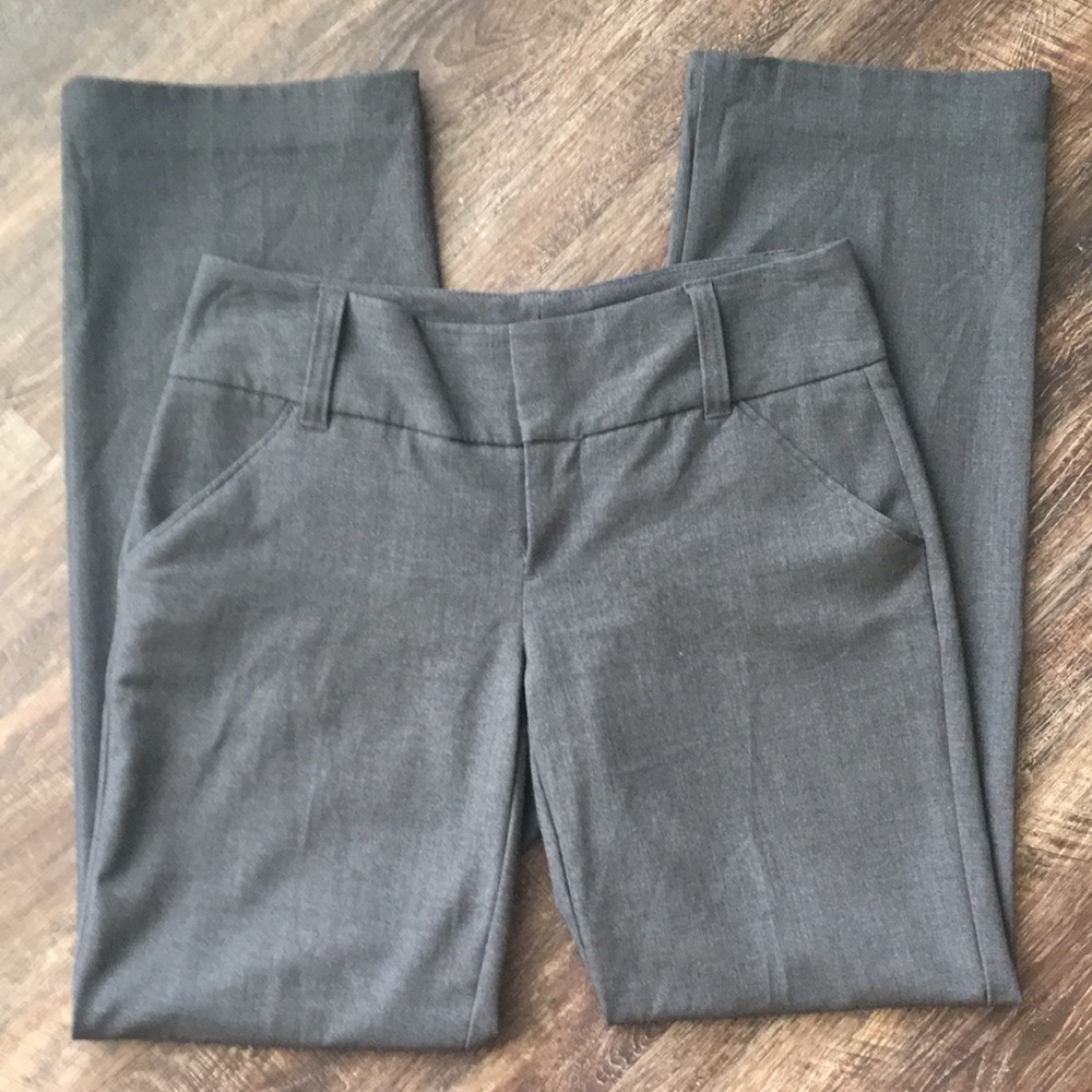 Daisy Fuentes dress pant. Charcoal. Size 4